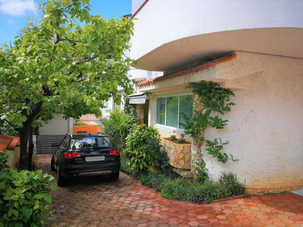 Apartments Bilic With Garden & Swimming Pool - 50M From The Beach Pjescana Uvala Kültér fotó