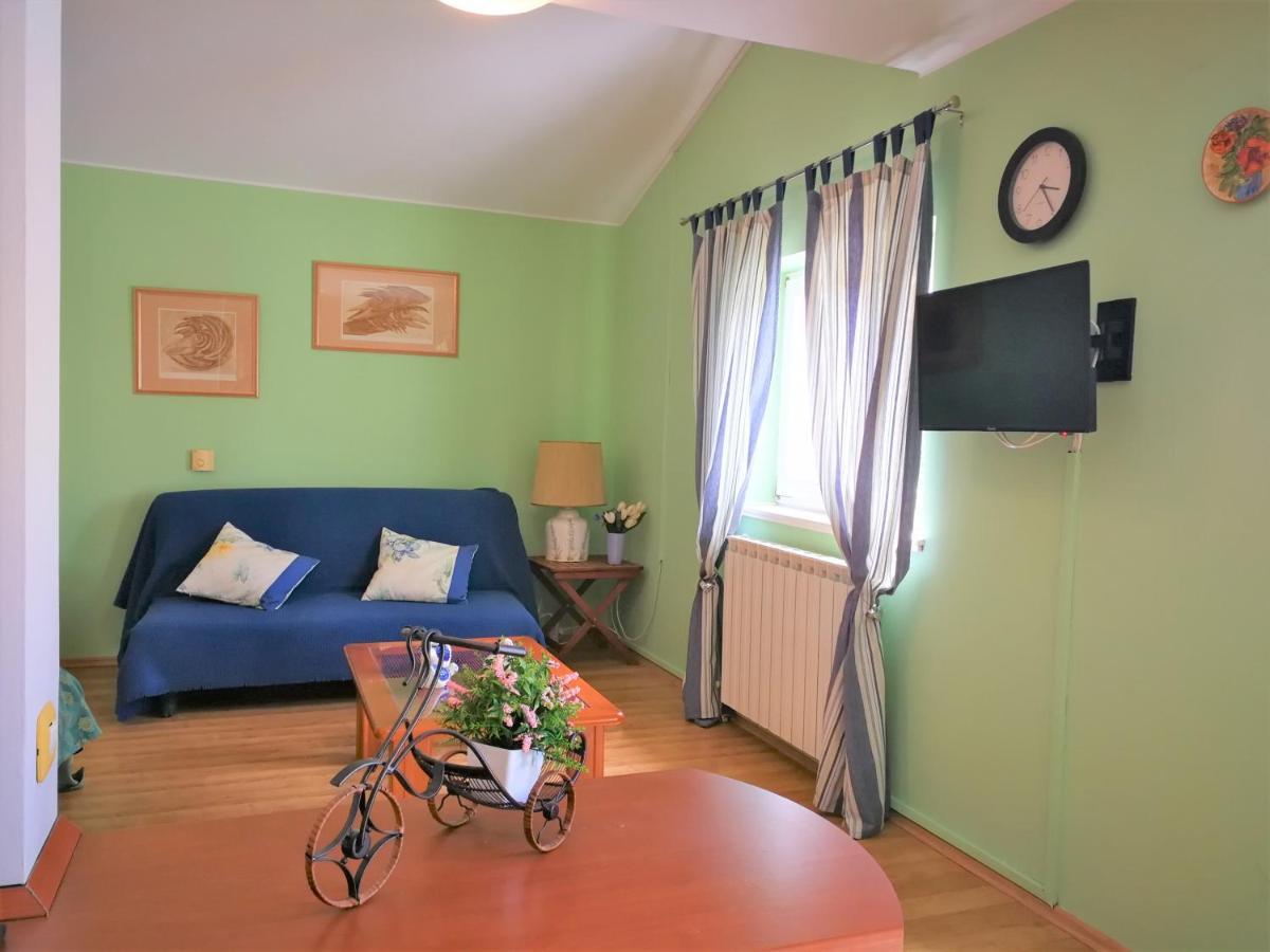 Apartments Bilic With Garden & Swimming Pool - 50M From The Beach Pjescana Uvala Kültér fotó