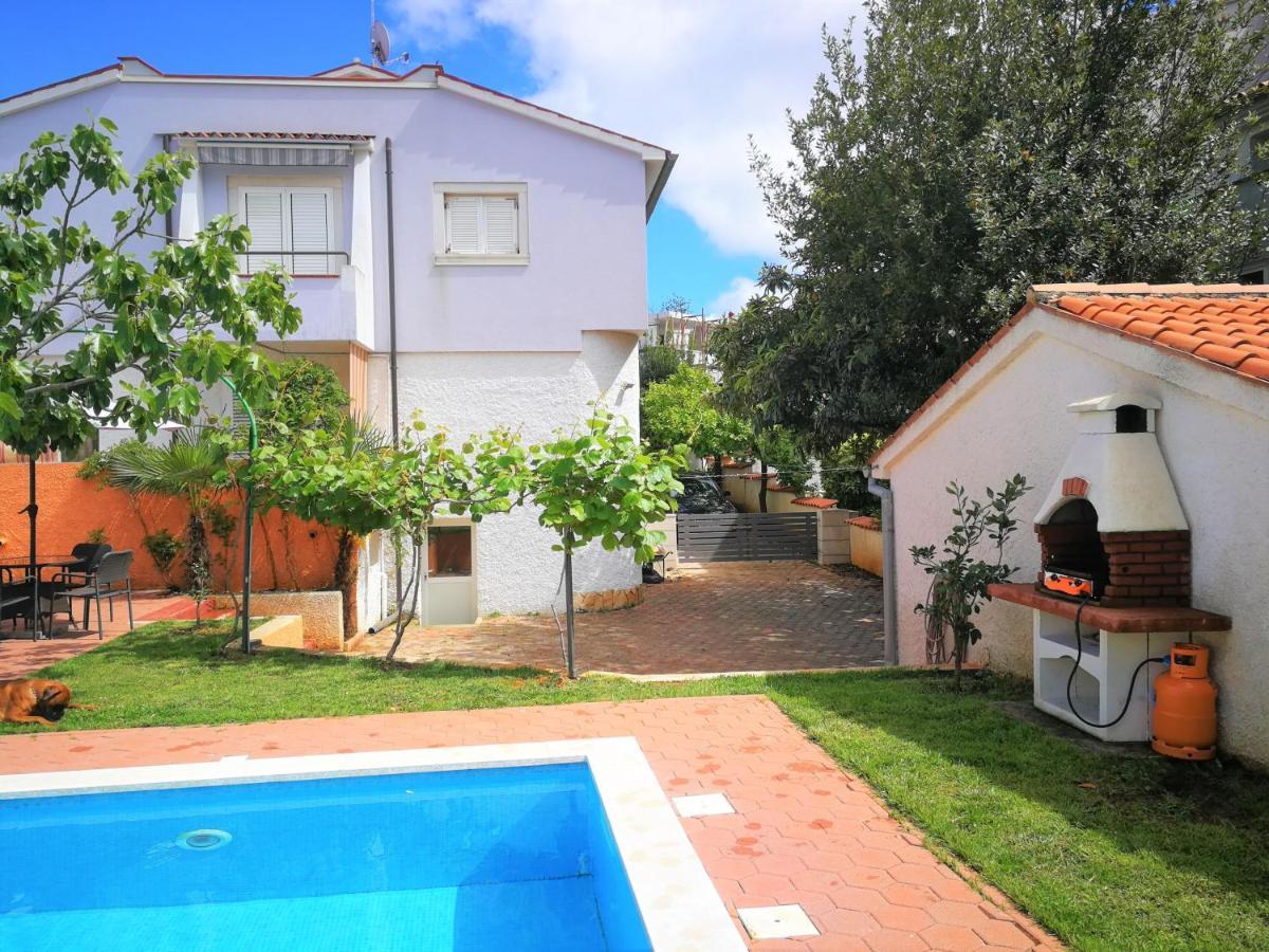 Apartments Bilic With Garden & Swimming Pool - 50M From The Beach Pjescana Uvala Kültér fotó
