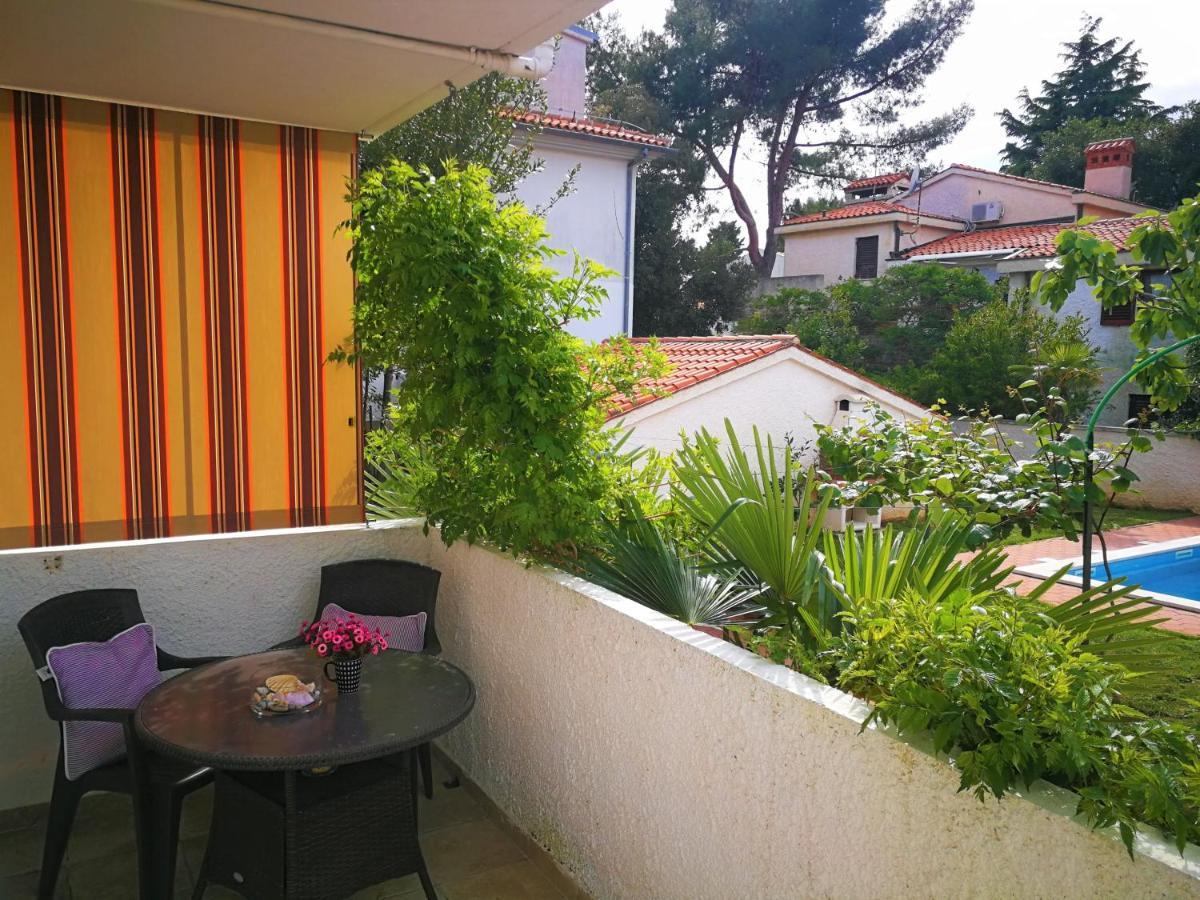 Apartments Bilic With Garden & Swimming Pool - 50M From The Beach Pjescana Uvala Kültér fotó