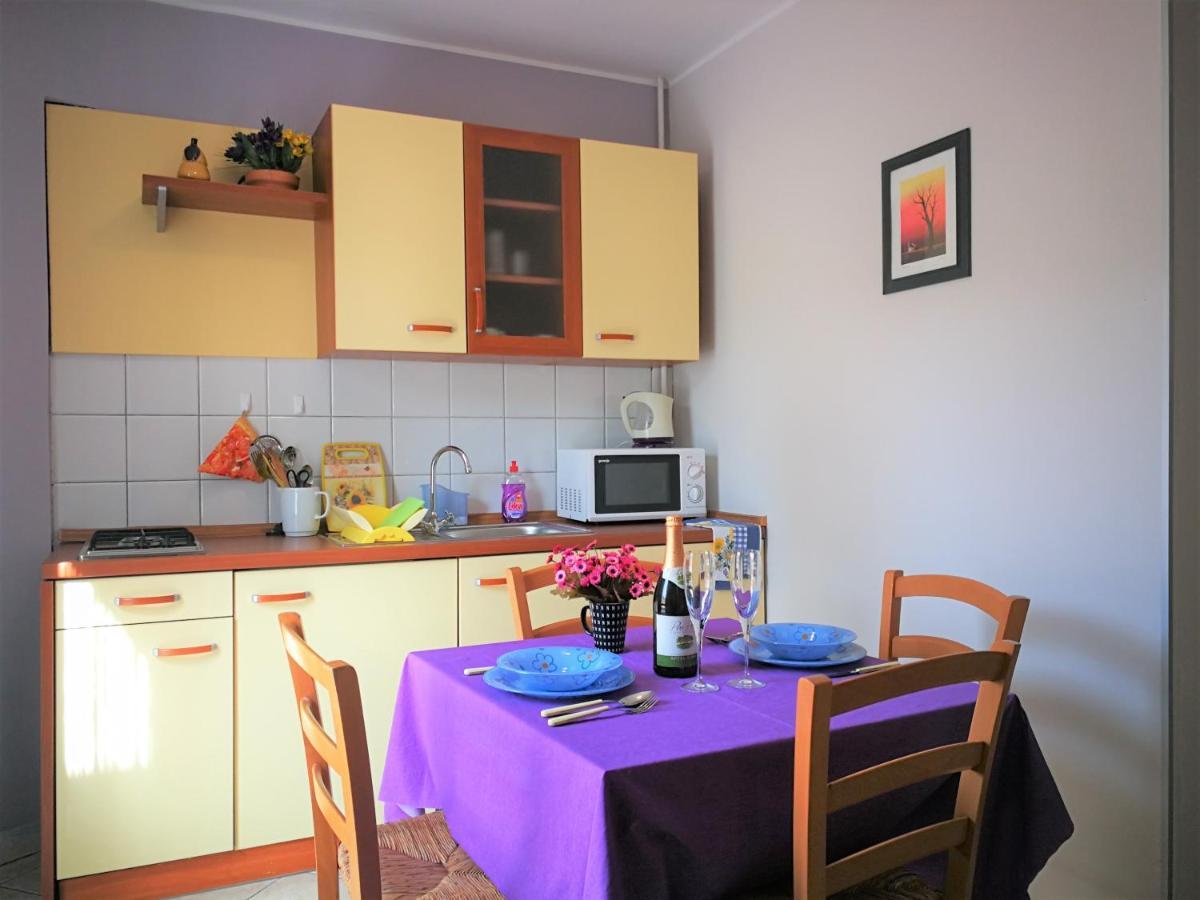 Apartments Bilic With Garden & Swimming Pool - 50M From The Beach Pjescana Uvala Kültér fotó