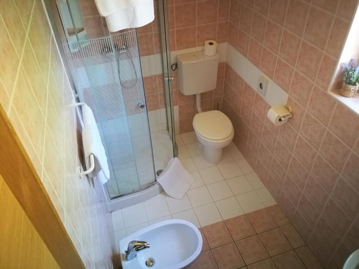 Apartments Bilic With Garden & Swimming Pool - 50M From The Beach Pjescana Uvala Kültér fotó