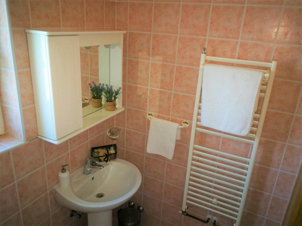 Apartments Bilic With Garden & Swimming Pool - 50M From The Beach Pjescana Uvala Kültér fotó